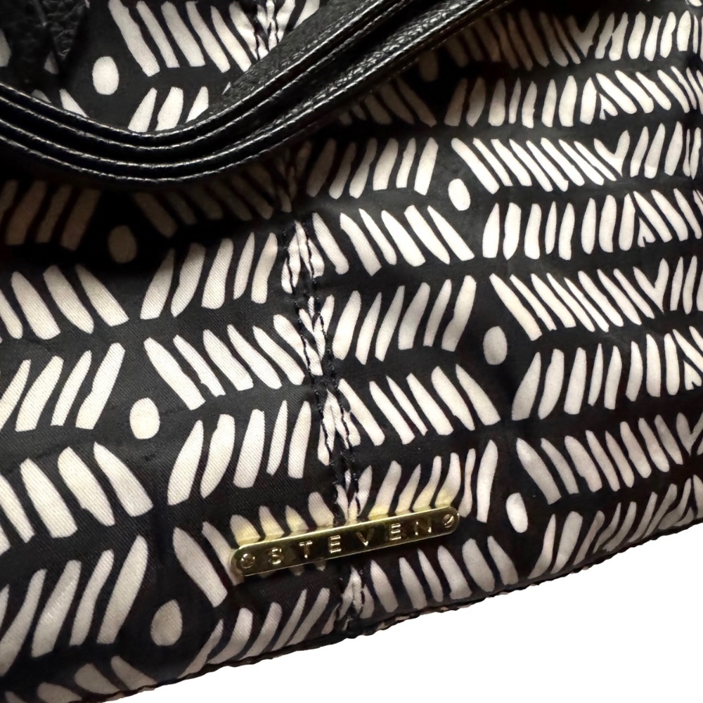 Steven Brand Black & White Herringbone Boho Tote Bag - Picture 4 of 9